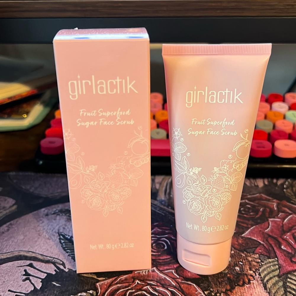 Girlactik fruit superfood sugar face scrub